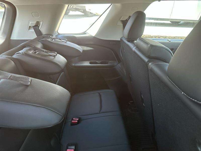 Nissan Pathfinder Platinum 2WD 2024