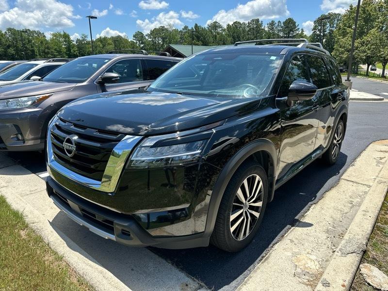 Nissan Pathfinder Platinum 2WD 2024