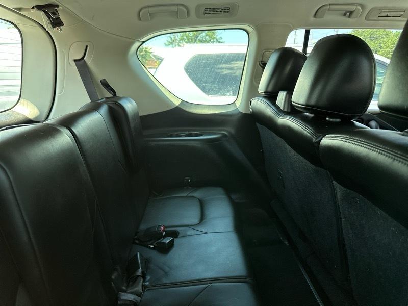 Nissan Armada 4x2 SV 2021