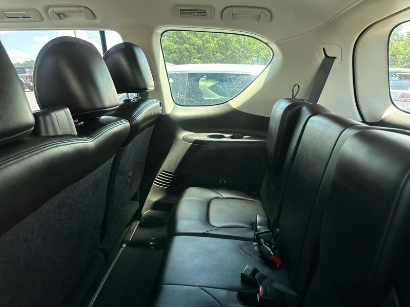 Nissan Armada 4x2 SV 2021