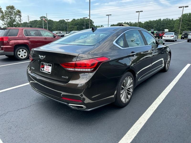 Hyundai Genesis 4dr Sdn V6 3.8L AWD 2015