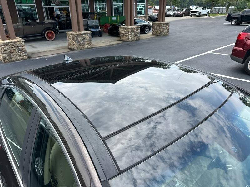 Hyundai Genesis 4dr Sdn V6 3.8L AWD 2015