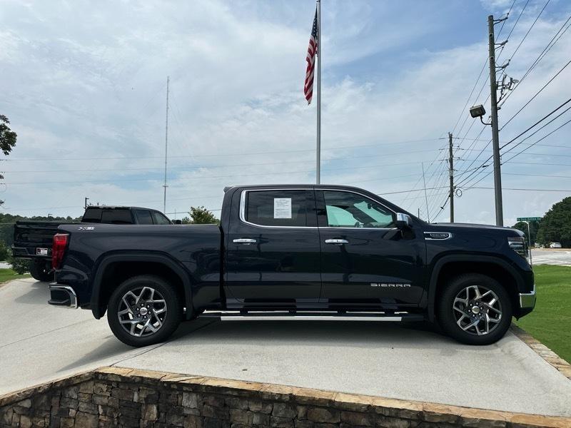 GMC Sierra 1500 4WD Crew Cab 147" SLT 2023