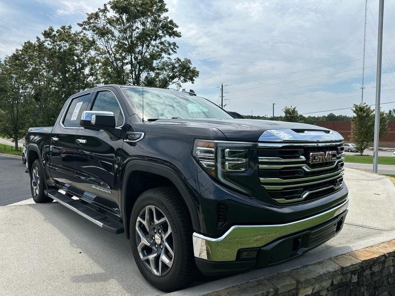 GMC Sierra 1500 4WD Crew Cab 147" SLT 2023