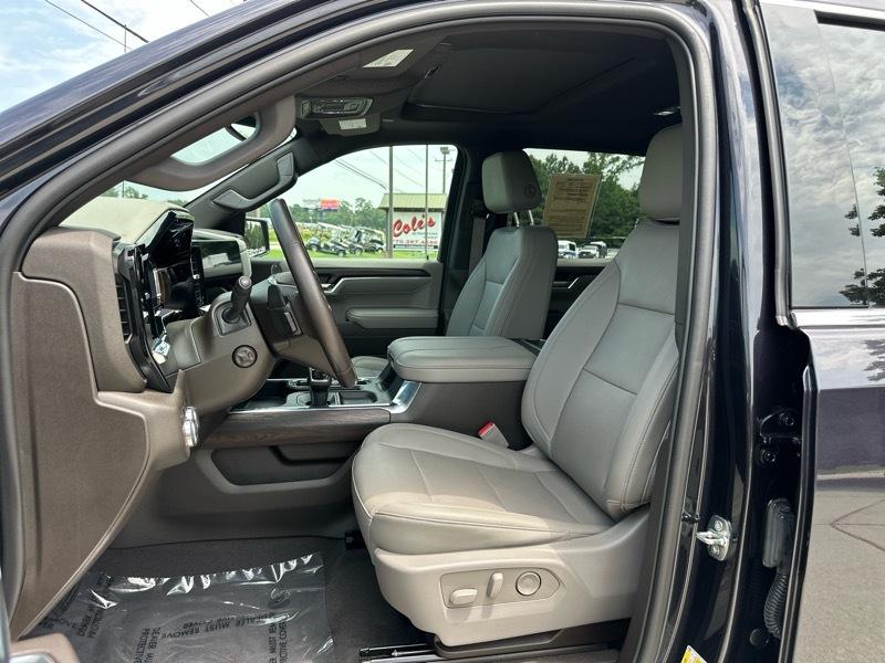 GMC Sierra 1500 4WD Crew Cab 147" SLT 2023