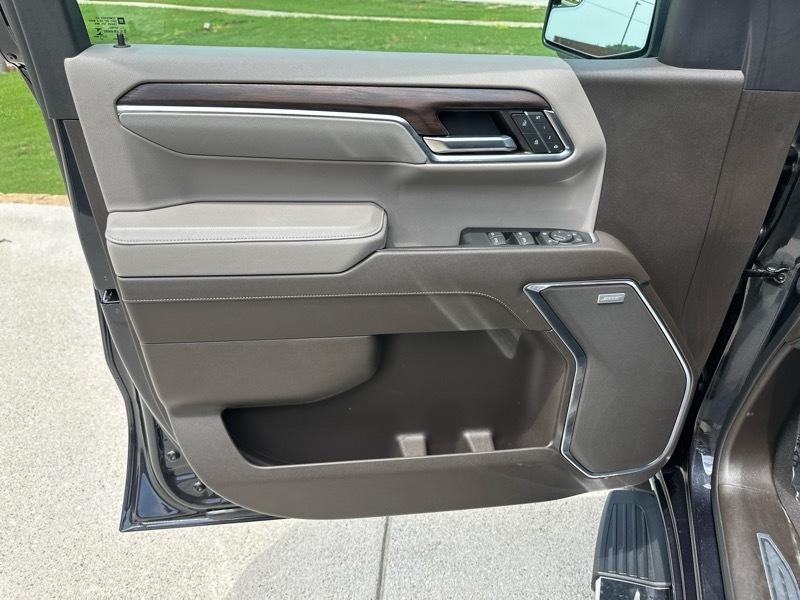 GMC Sierra 1500 4WD Crew Cab 147" SLT 2023