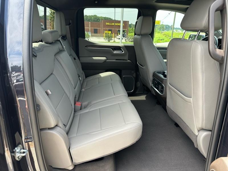 GMC Sierra 1500 4WD Crew Cab 147" SLT 2023