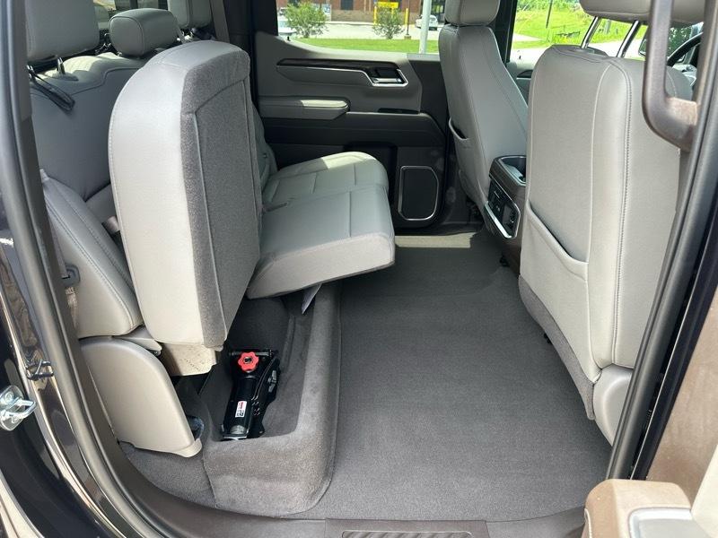 GMC Sierra 1500 4WD Crew Cab 147" SLT 2023