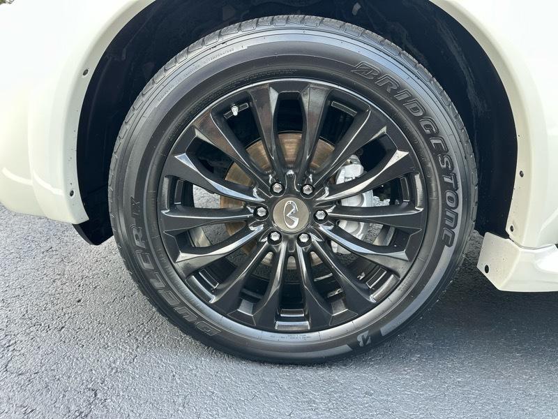 Infiniti QX80 2WD 4dr 2015