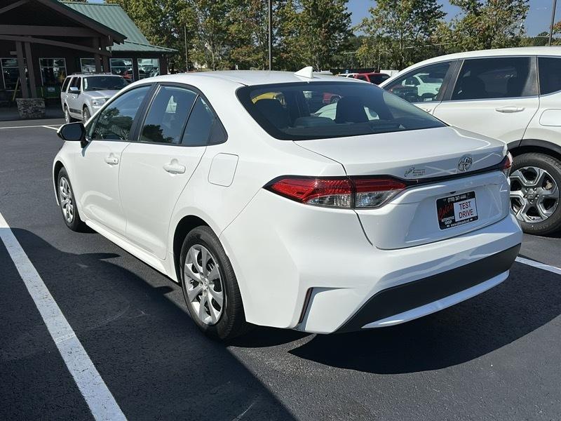 Toyota Corolla LE CVT (Natl) 2022