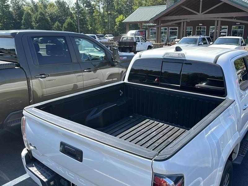 Toyota Tacoma 4WD Limited Double Cab 5' Bed V6 AT (Natl) 2022
