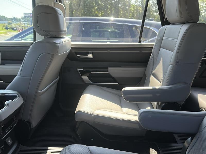 Toyota Sequoia  2024