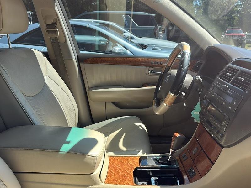 Lexus LS 430 4dr Sdn 2005