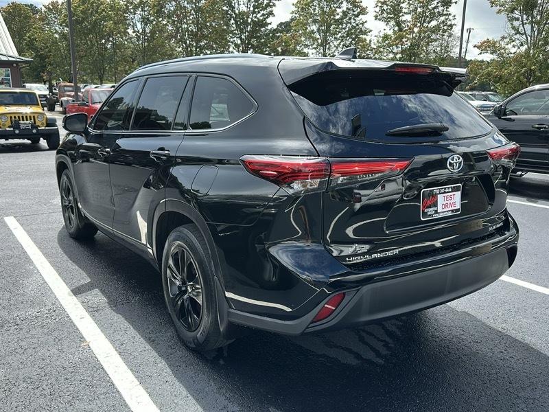 Toyota Highlander XLE AWD (Natl) 2021