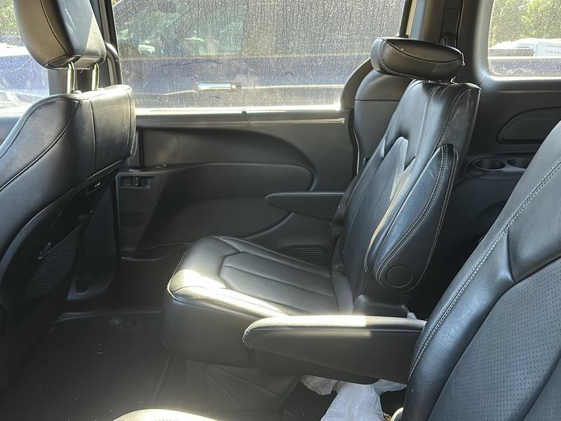Chrysler Pacifica Select FWD 2025
