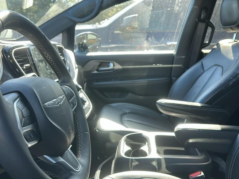Chrysler Pacifica Select FWD 2025