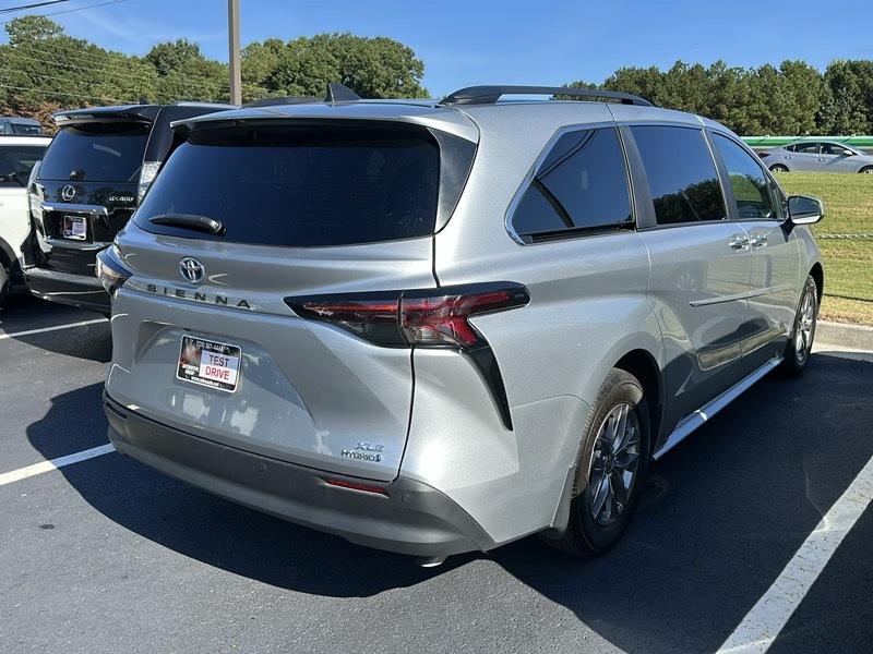 Toyota Sienna XLE FWD 8-Passenger (Natl) 2023