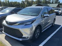 2023 Toyota Sienna 