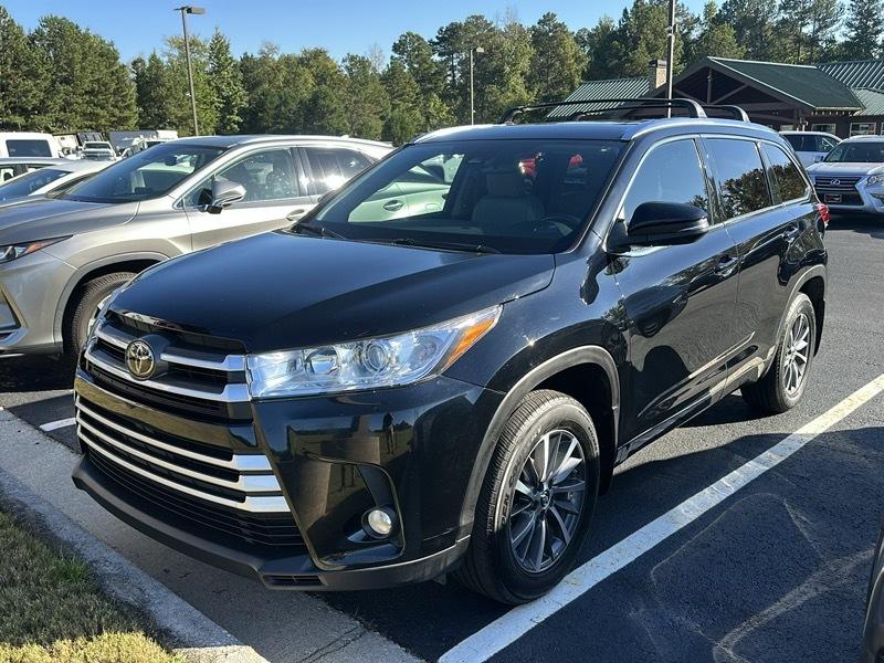 Toyota Highlander SE V6 AWD (Natl) 2018