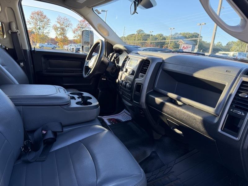 RAM 5500 Chassis Cab Tradesman 4x4 Crew Cab 84" CA 197.4" WB 2018