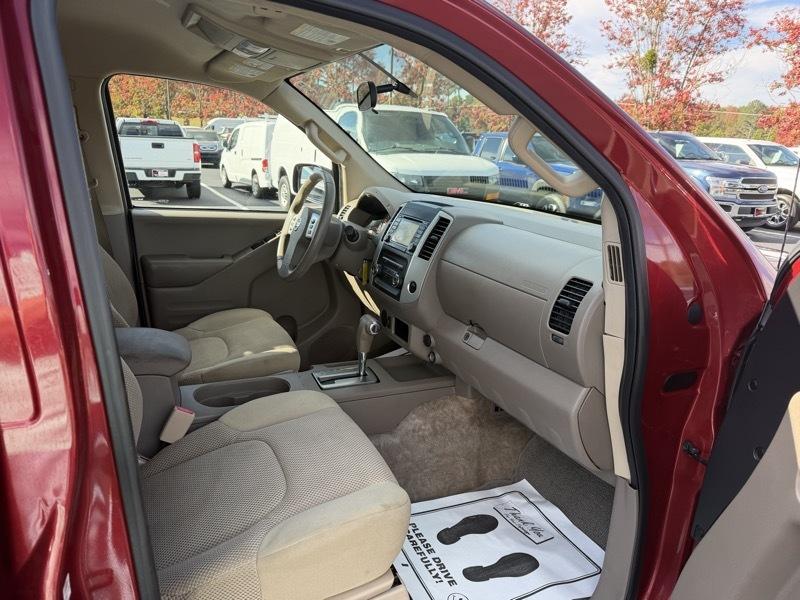 Nissan Frontier 2WD Crew Cab SWB Auto SV 2015