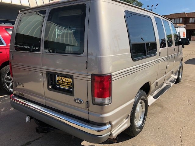 Ford Econoline  2001