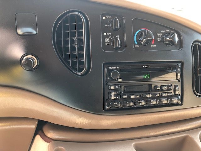 Ford Econoline  2001