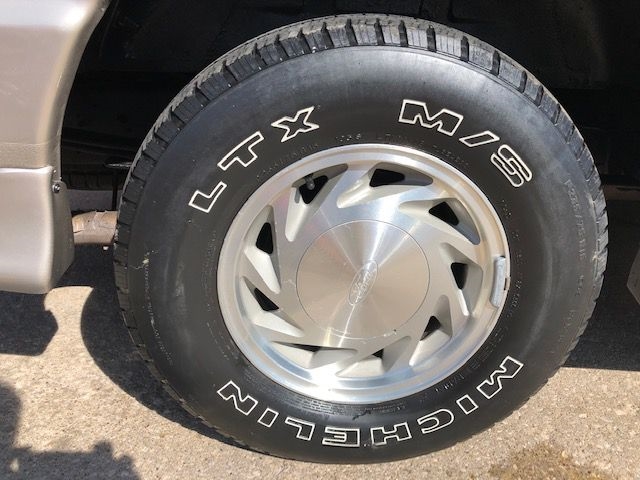 Ford Econoline  2001