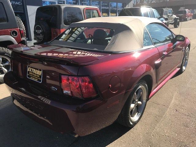 Ford Mustang  2004