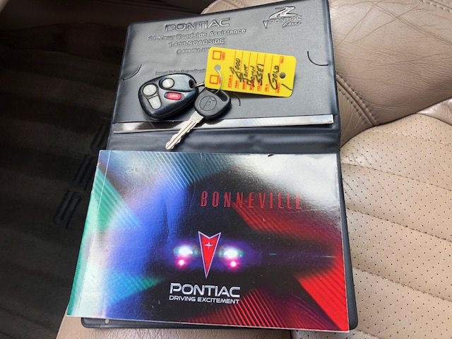 Pontiac Bonneville  2000