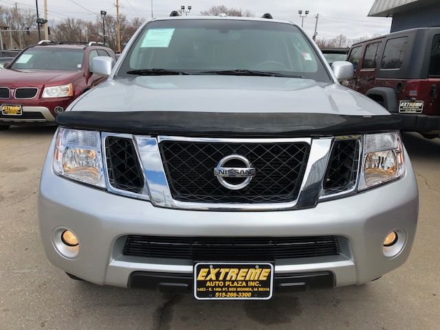 Nissan Pathfinder  2011