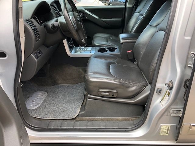 Nissan Pathfinder  2011