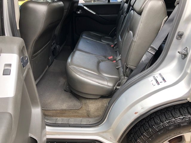 Nissan Pathfinder  2011