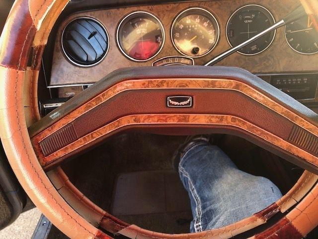 Ford Thunderbird  1977