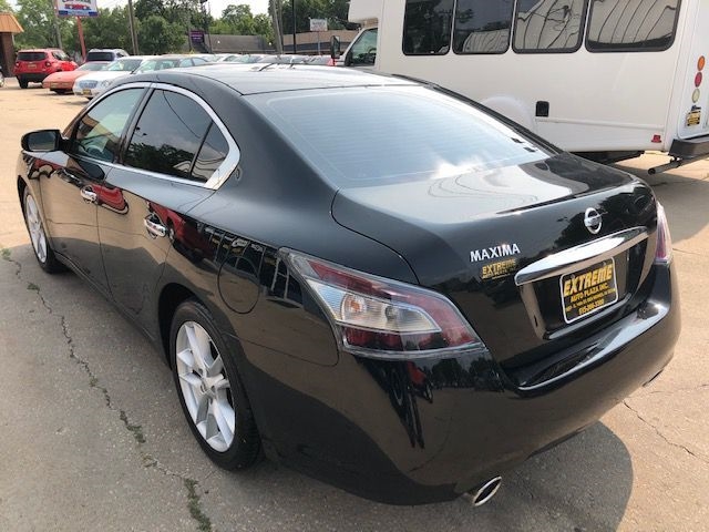Nissan Maxima  2012
