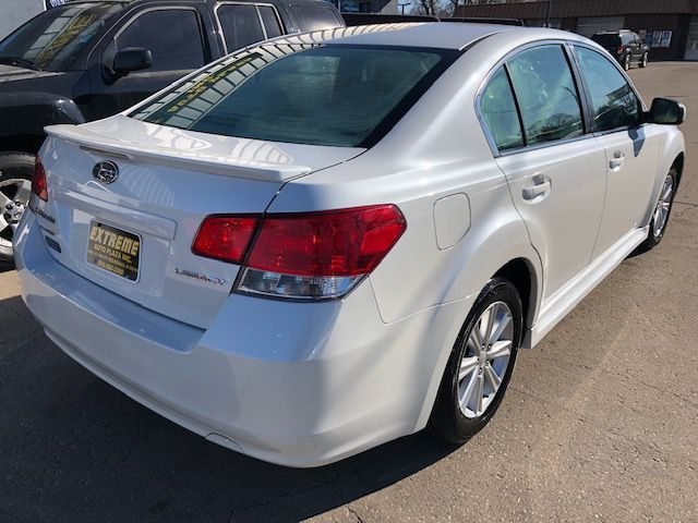 Subaru Legacy  2011
