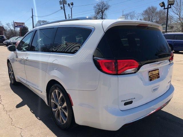 Chrysler Pacifica  2017