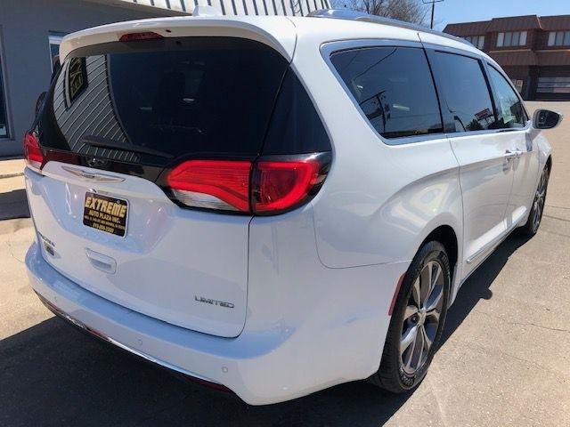 Chrysler Pacifica  2017