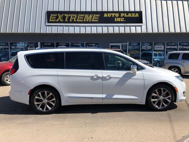 Chrysler Pacifica  2017