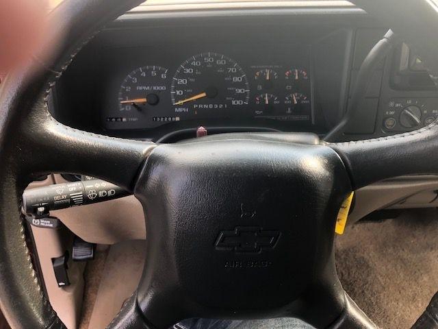 Chevrolet Suburban  1998