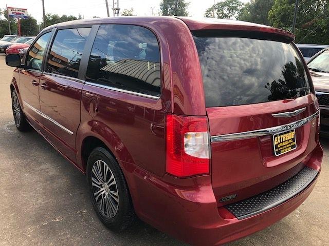 Chrysler Town & Country  2014