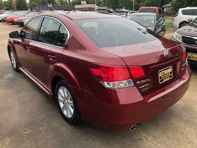 Subaru Legacy  2011