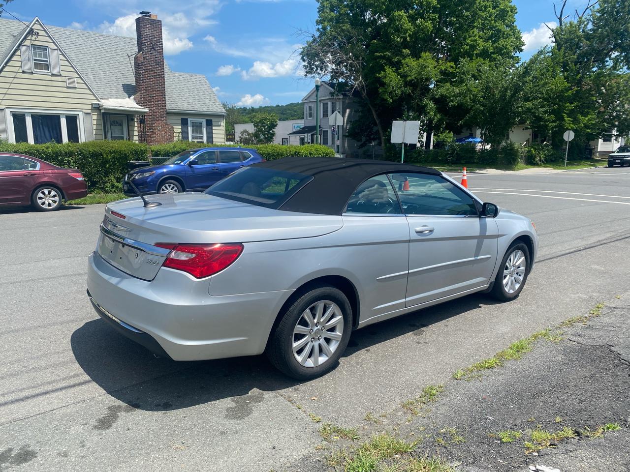 Chrysler 200 Touring Convertible 2011