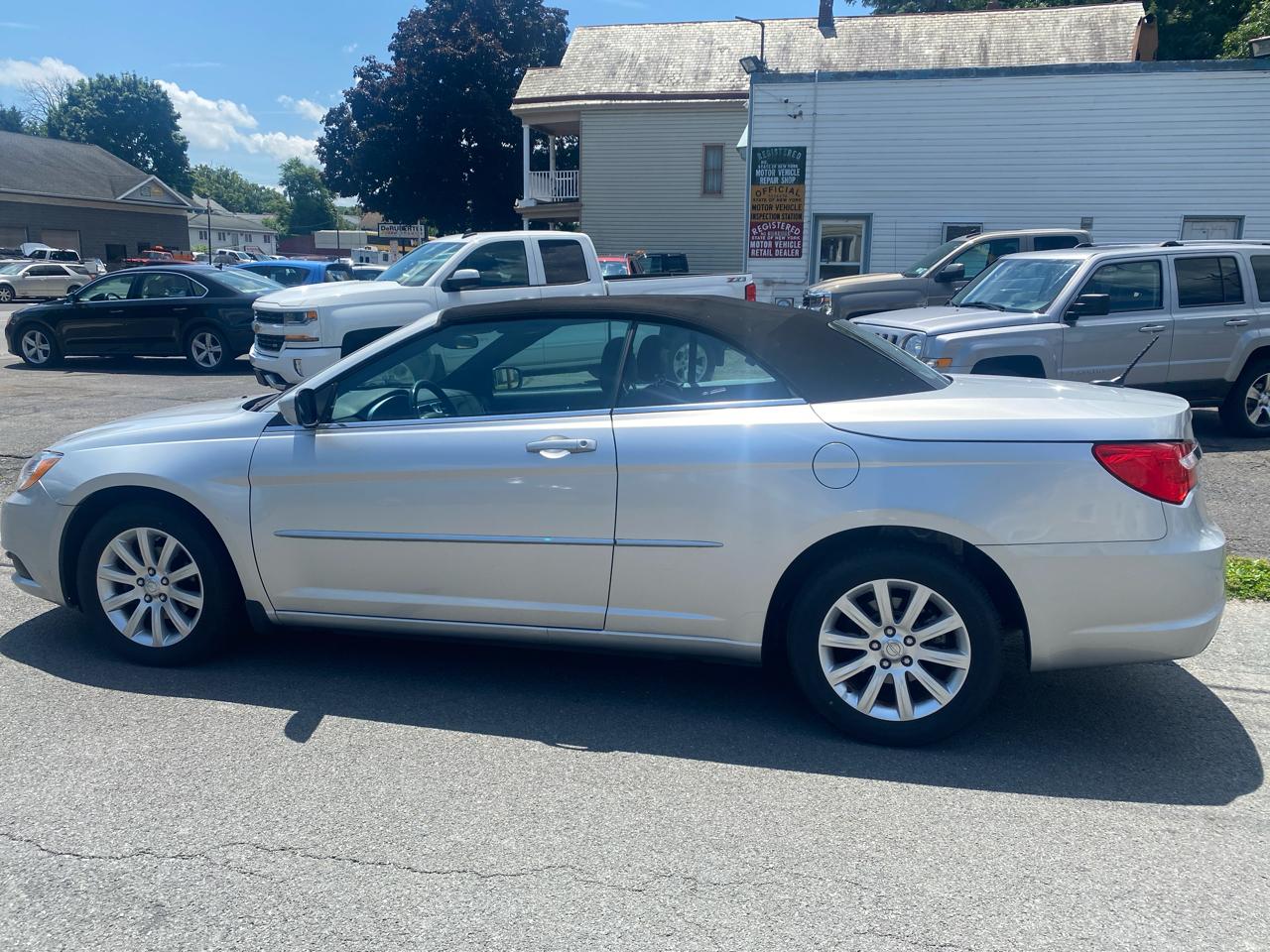 Chrysler 200 Touring Convertible 2011