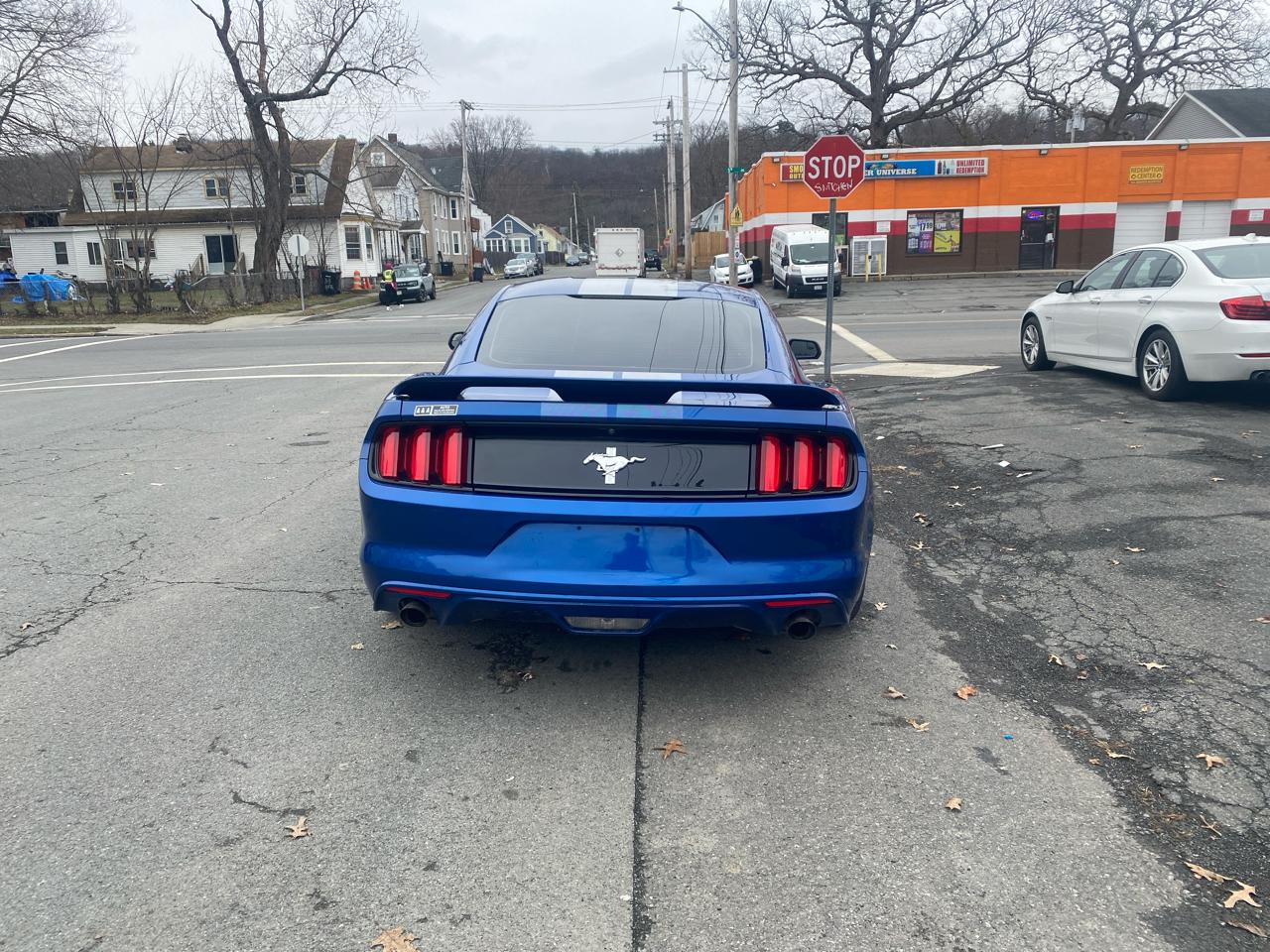 Ford Mustang V6 Coupe 2017