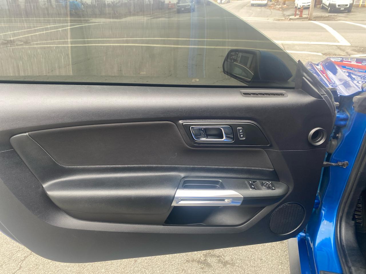 Ford Mustang V6 Coupe 2017