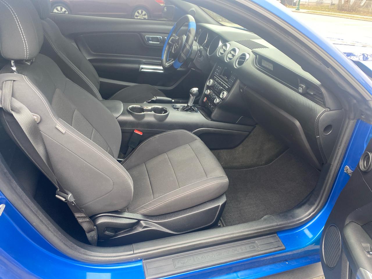 Ford Mustang V6 Coupe 2017