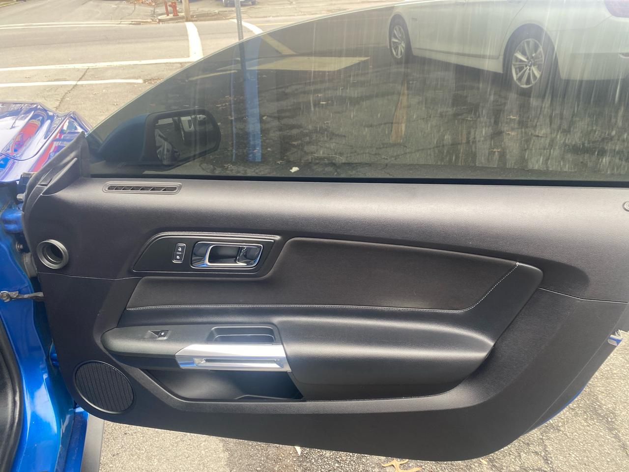 Ford Mustang V6 Coupe 2017