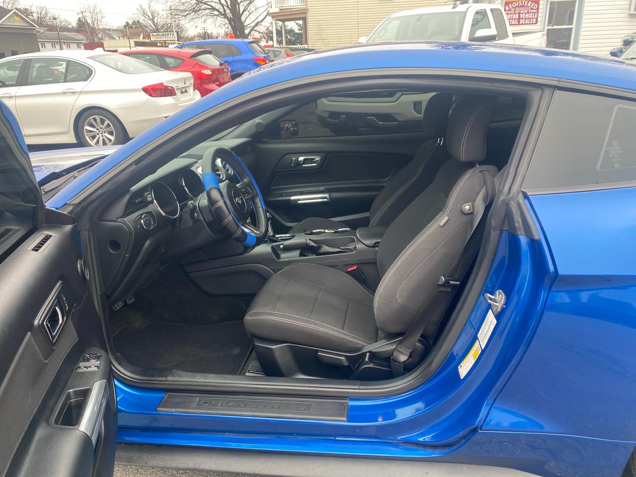 Ford Mustang V6 Coupe 2017