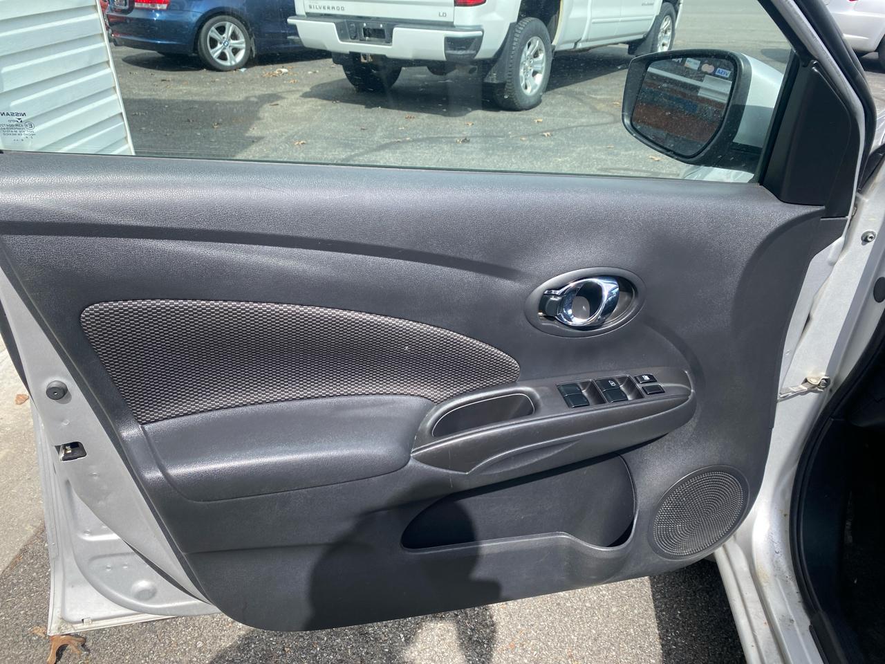 Nissan Versa SV 2017